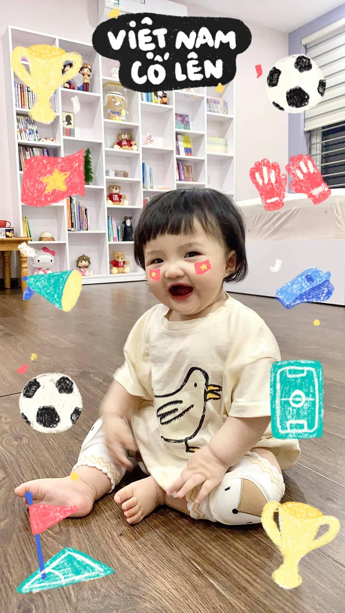 3. Công chúa Winny nhà Đông Nhi – Ông Cao Thắng hóa fan cuồng của Đội tuyển Việt Nam: “Các chú ơi hôm nay có cổ động viên cuồng nhiệt lắm ạ”.