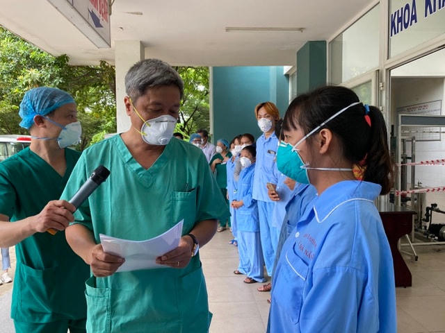Hơn 20 ngày của Thứ trưởng Nguyễn Trường Sơn ở tâm dịch Covid-19 Đà Nẵng