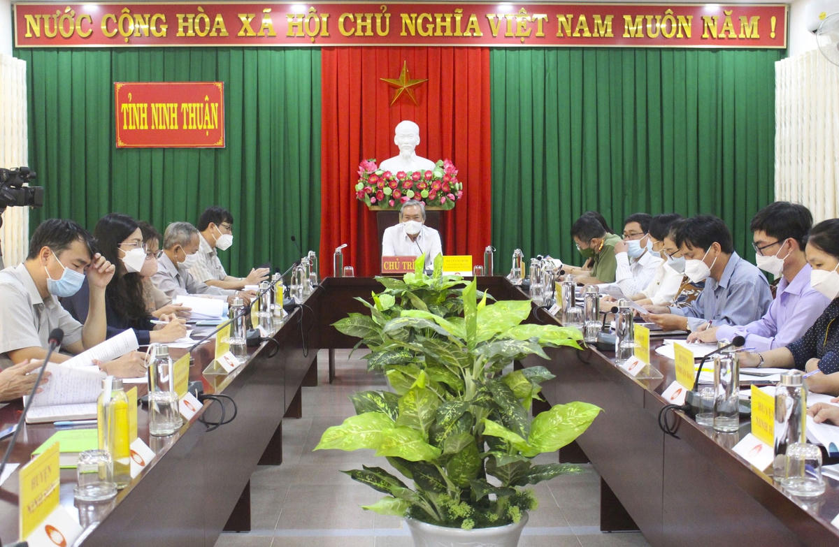  Quan cảnh cuộc họp.