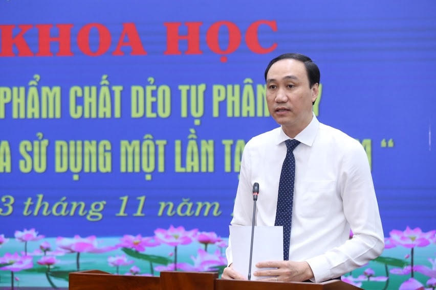 Phó Chủ tịch Phùng Khánh Tài phát biểu tại Hội thảo.