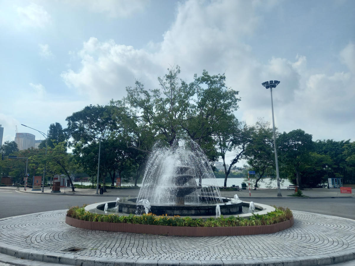 Hồ Gươm những ngày giãn cách.