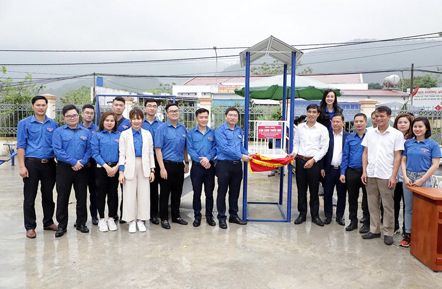 Tuổi trẻ Agribank với hoạt động an sinh xã hội chào mừng kỷ niệm 33 năm thành lập Agribank và 90 thành lập Đoàn thanh niên Cộng sản Hồ Chí Minh