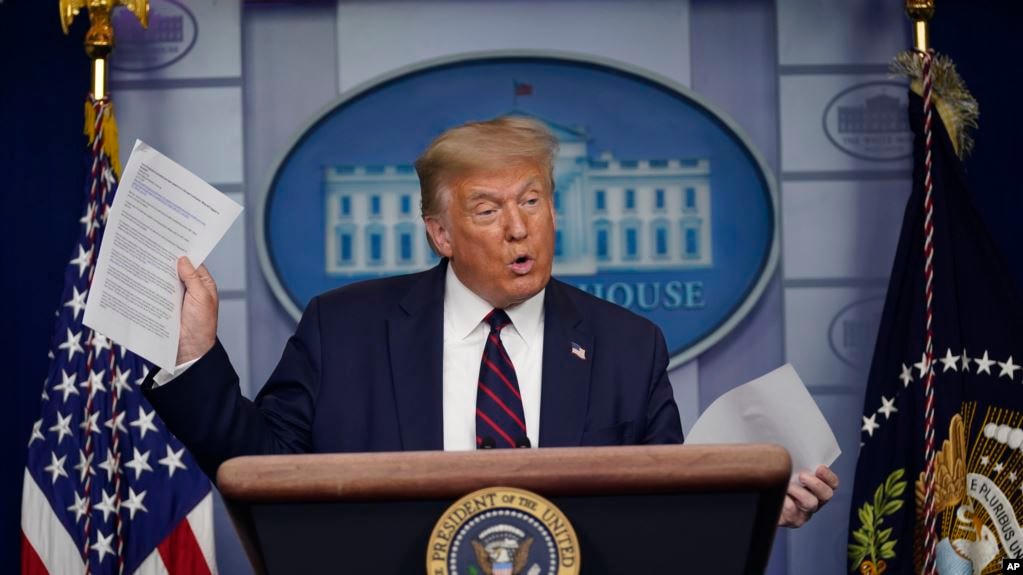 Tổng thống Donald Trump phát biểu trong cuộc họp báo tại Nhà Trắng, ngày 30/7/2020.