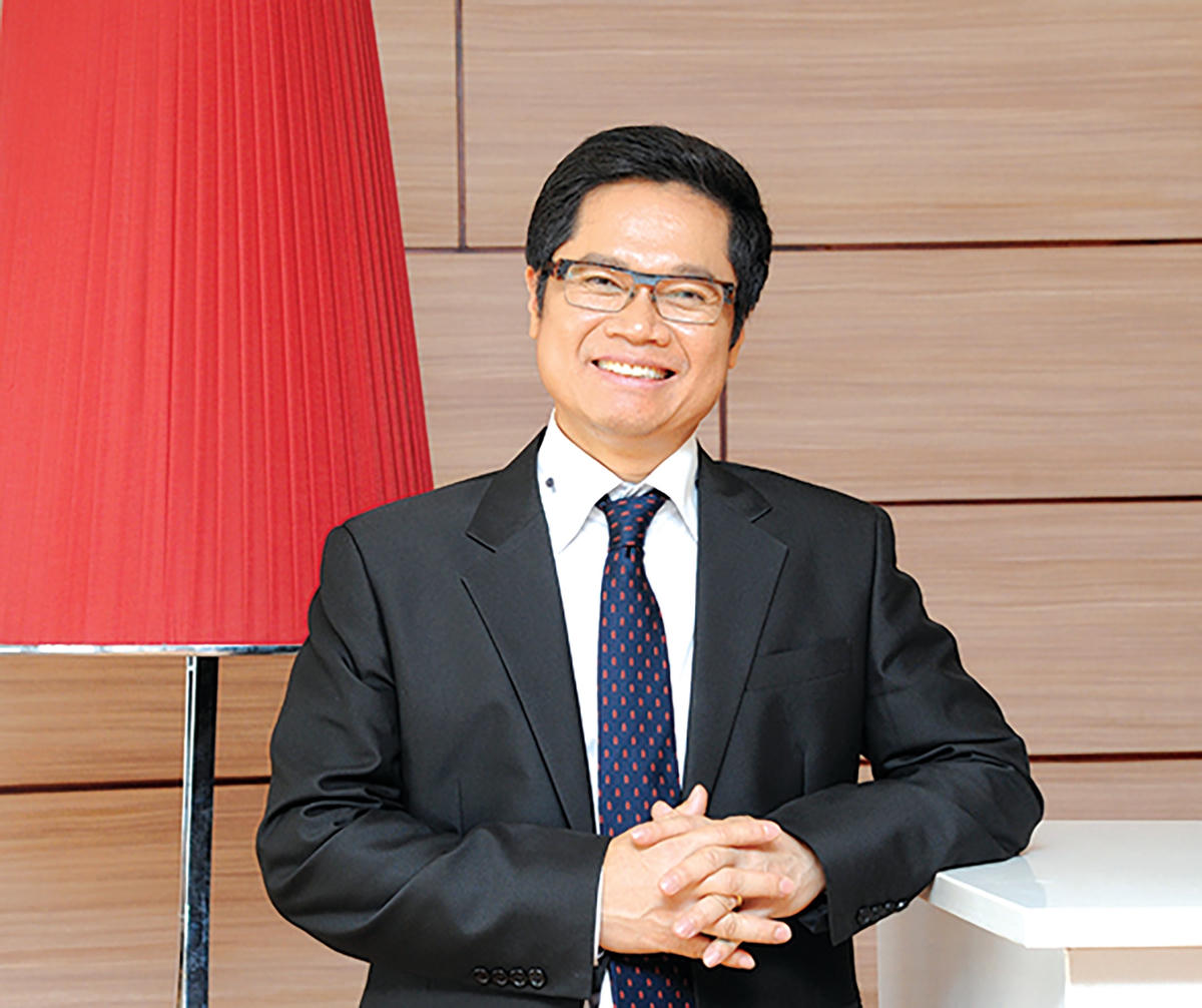 TS Vũ Tiến Lộc.