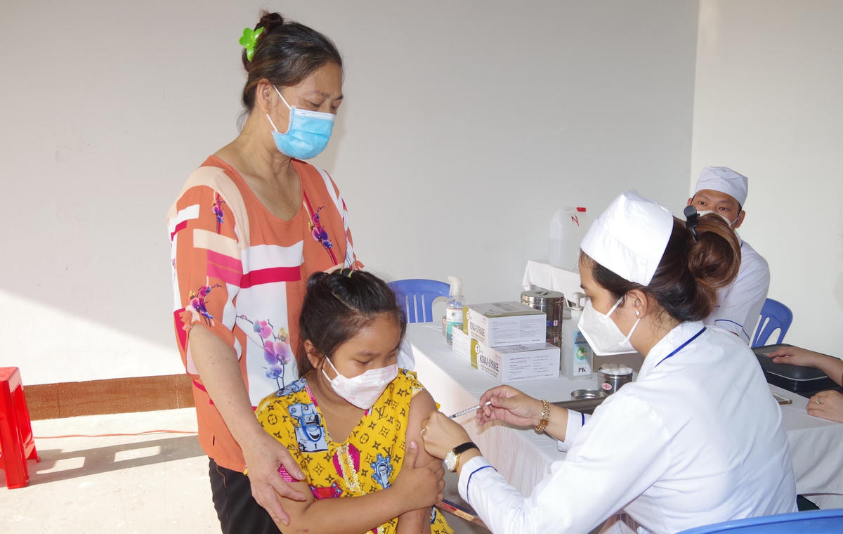 Quá trình tiêm vaccine cho trẻ em từ 5 đến 12 tuổi được thực hiện nghiêm theo đúng các quy trình, quy định của Bộ Y tế, tổ chức khám sàng lọc kỹ đối tượng trước khi tiêm.