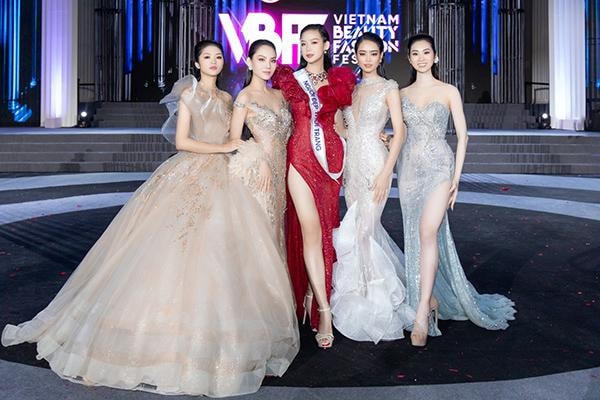 Ngoài Bảo Ngọc, dàn thí sinh trong top 5 giải phụ này được BTC Miss World Việt Nam 2022 công bố gồm: Huỳnh Nguyễn Mai Phương, Võ Thị Thương, Nguyễn Thùy Linh và Bùi Khánh Linh.