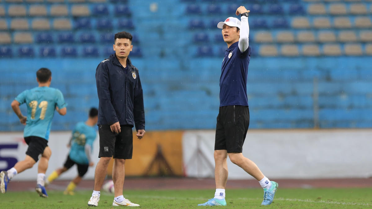 HLV Park Hang Seo có thêm người trợ lý đồng hương trên tuyển