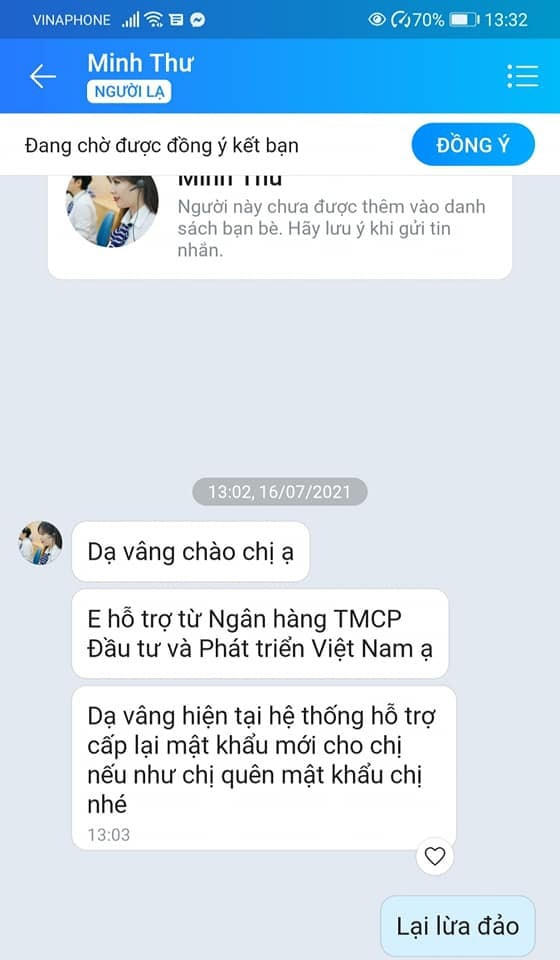 Sau khi bị lừa rút sạch tiền trong tài khoản, tiếp tục một người xưng bên ngân hàng BIDV lại nhắn tin trên ứng dụng Zalo cho chị.