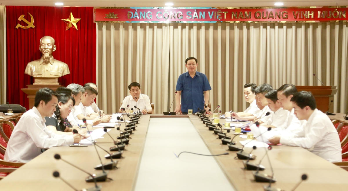 Quang cảnh buổi làm việc.
