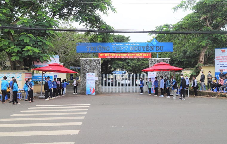 Trường THPT Nguyễn Du.