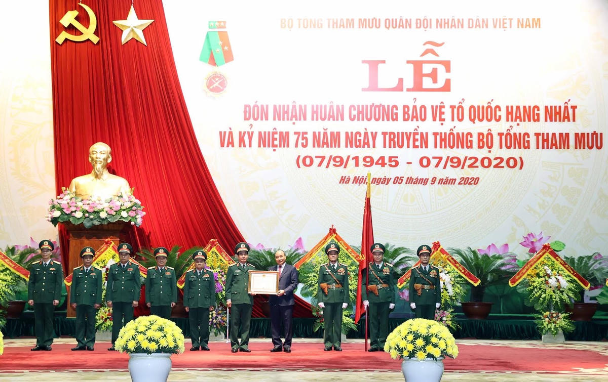 Thủ tướng dự Lễ kỷ niệm 75 năm Ngày truyền thống Bộ Tổng tham mưu