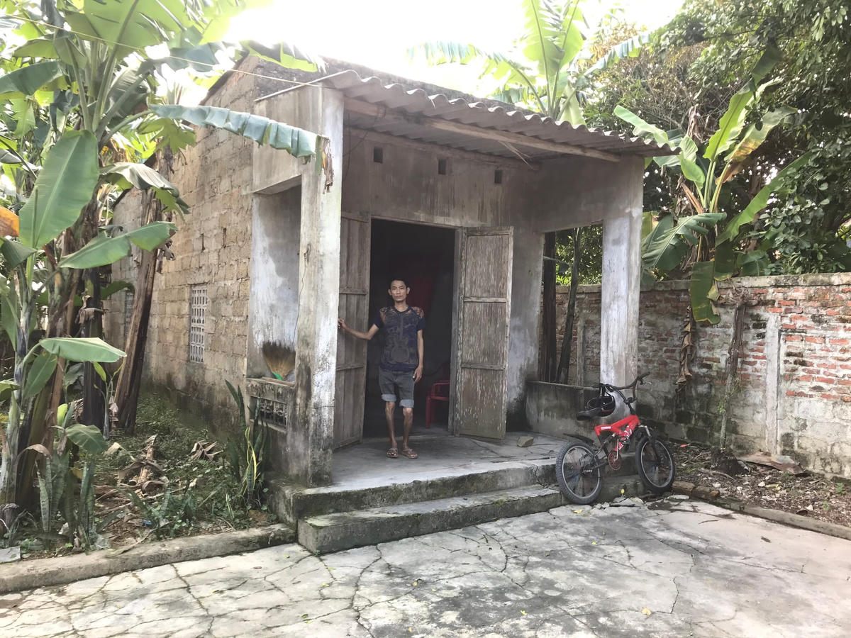 Ngôi nhà tềnh toàng nơi anh Hoàng Văn Tuấn ở.