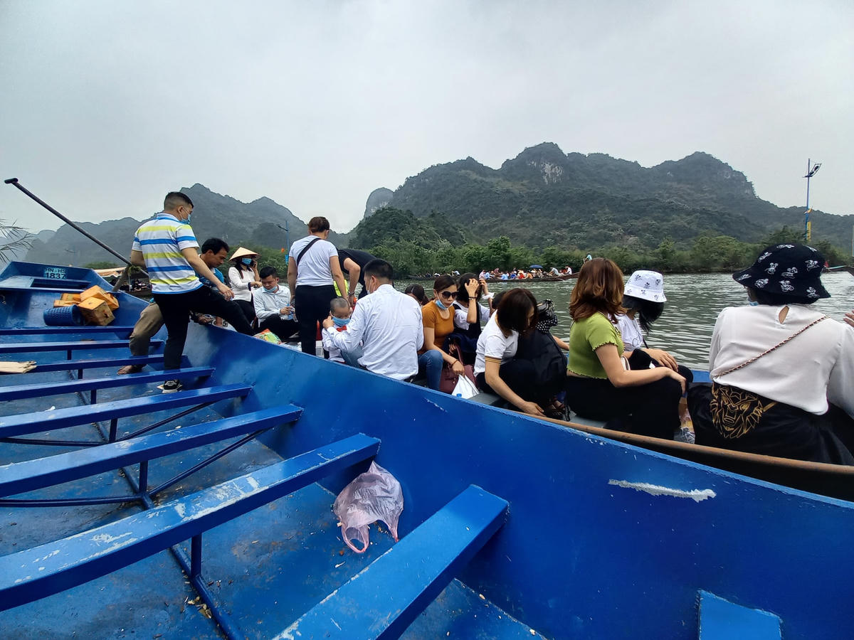 Bất cập lễ hội Chùa Hương