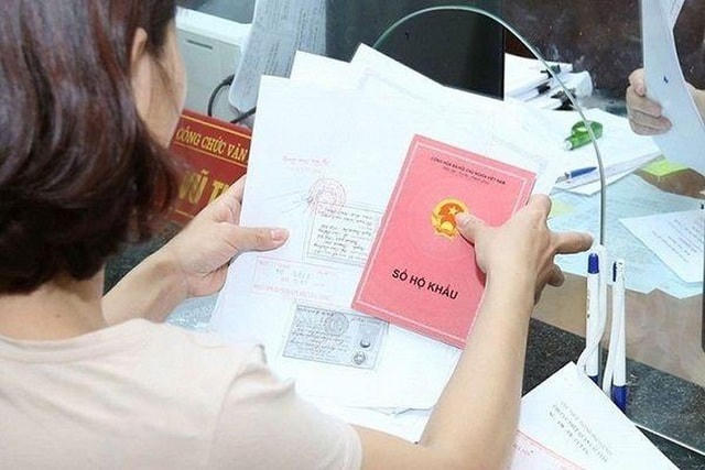 Luật Cư trú năm 2020 đã bỏ toàn bộ các quy định về thủ tục cấp đổi Sổ Hộ khẩu; cấp lại Sổ Hộ khẩu; cấp Giấy chuyển hộ khẩu.