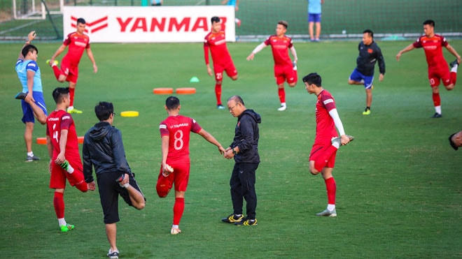 Ông Park Hang Seo đang phải tính toán nhiều phương án cho tuyển Việt Nam.