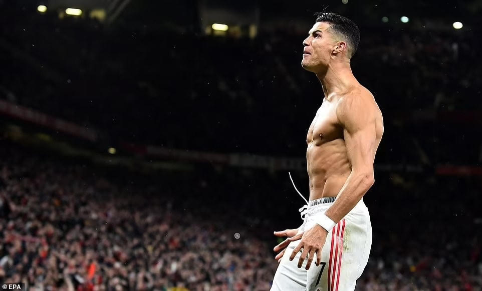 Ronaldo đang làm tốt vai trò của một siêu sao, nhưng anh cũng cần những đồng đội tốt. Đó mới là công thức chiến thắng.