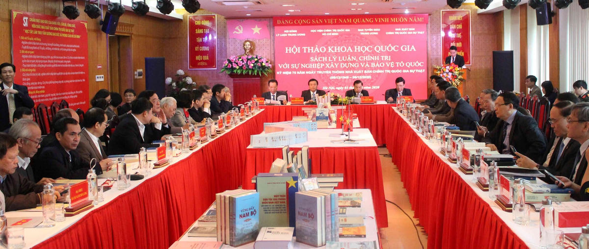 Các đại biểu tham dự hội thảo.
