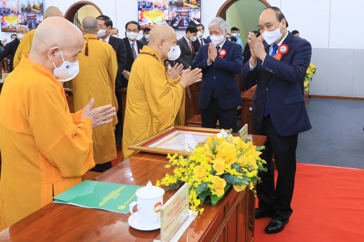 Chủ tịch nước Nguyễn Xuân Phúc, Chủ tịch UBTƯ MTTQ Việt Nam Đỗ Văn Chiến dự Đại lễ.