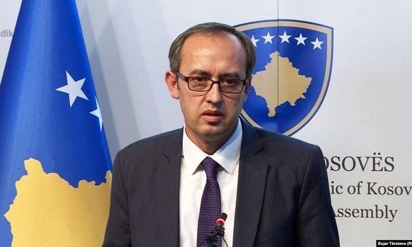 Thủ tướng Kosovo Avdullah Hoti. (Nguồn: balkaneu.com).  