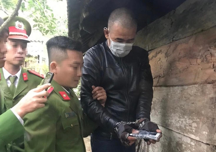 Bắt giữ đối tượng Hoàng Văn Công về hành vi hiếp dâm và cướp tài sản.