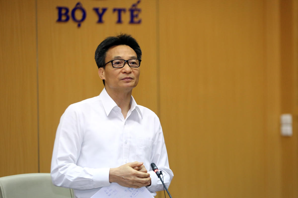 Phó Thủ tướng Vũ Đức Đam: Luôn sẵn sàng khi có ca nghi nhiễm hay nhiễm trong cộng đồng thì thực hiện phát hiện, truy vết người tiếp xúc, cách ly, xét nghiệm, khoanh vùng sớm nhất, quy mô nhỏ nhất ngay từ ban đầu để tiến hành dập dịch. Ảnh: VGP.