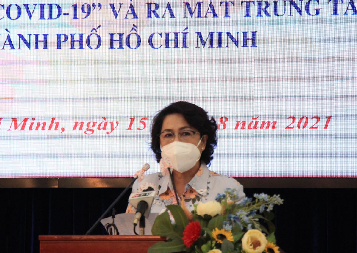 Chủ tịch Ủy ban MTTQ Việt Nam TP HCM Tô Thị Bích Châu phát động và kêu gọi nhân dân TP tiếp tục đồng lòng, chung sức trong phòng, chống dịch.