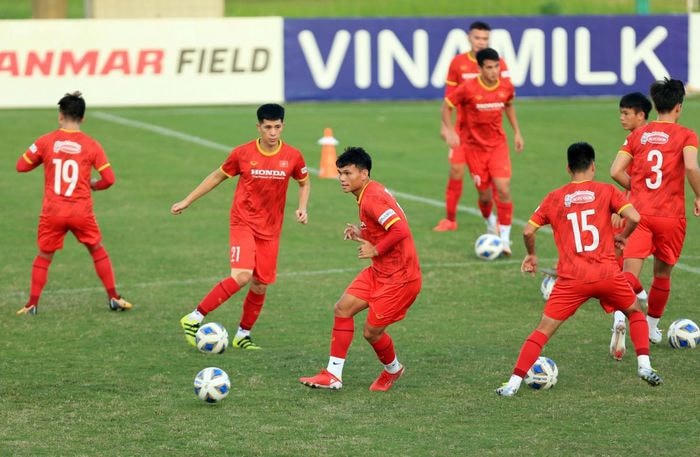 Hai tân binh Xuân Mạnh và Thanh Thịnh hòa nhập rất nhanh với các đồng đội.