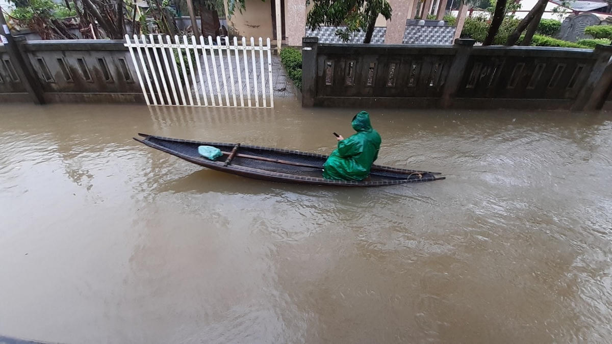 Thừa Thiên - Huế: Mưa lớn, nhiều nơi lại ngập sâu