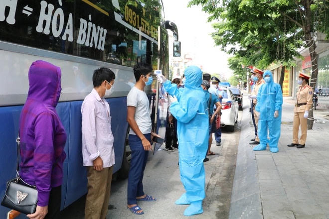 Tỉnh Ninh Bình kiểm soát chặt chẽ người và các phương tiện khi di chuyển qua địa bàn.