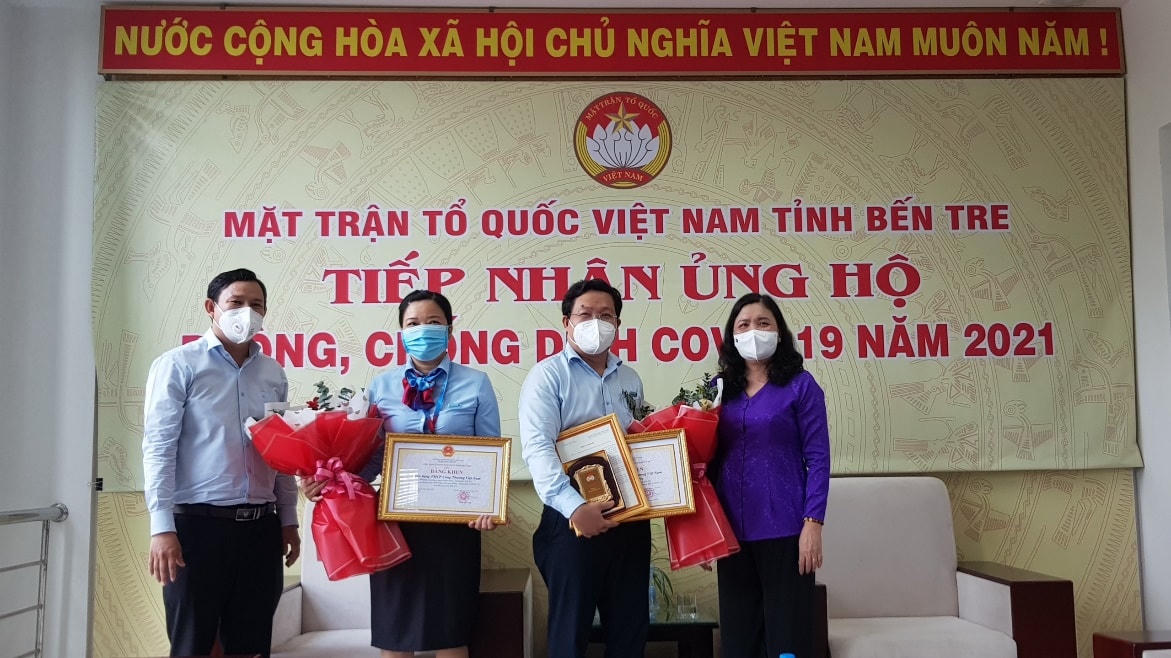 VietinBank tiếp tục dành hơn 27 tỷ đồng hỗ trợ các tỉnh phía Nam phòng, chống dịch COVID-19