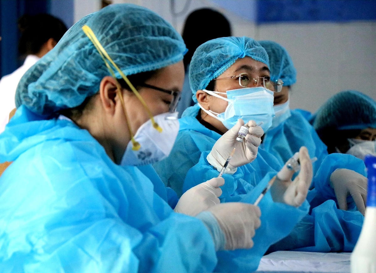 Loại vaccine được sử dụng để tiêm cho học sinh là vaccine Pfizer.