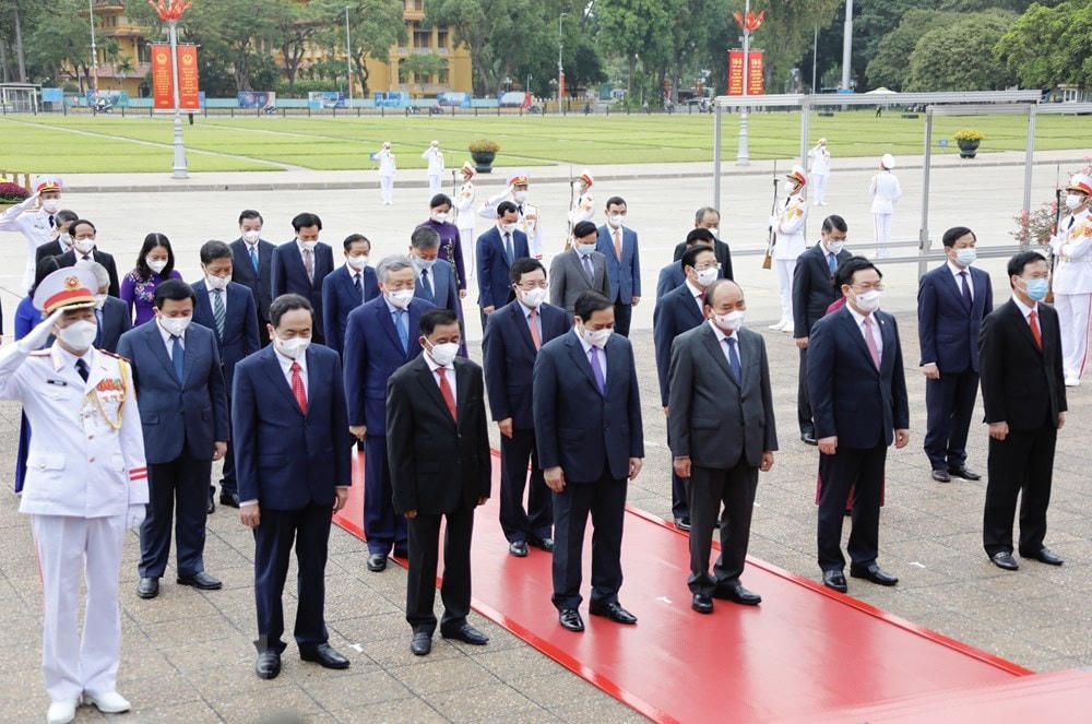 [ẢNH] Lãnh đạo Đảng, Nhà nước vào Lăng viếng Chủ tịch Hồ Chí Minh