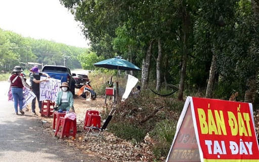 Những dòng tiền liên tục đổ vào bất động sản thời gian đầu năm đã tạo nên sốt đất cả 3 miền.