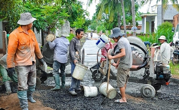 Bê tông hóa đường giao thông nông thôn, xanh sạch.