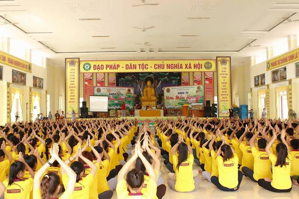 Khoảng 2 năm trở lại đây, đi lễ chùa online đã trở thành xu hướng tất yếu.