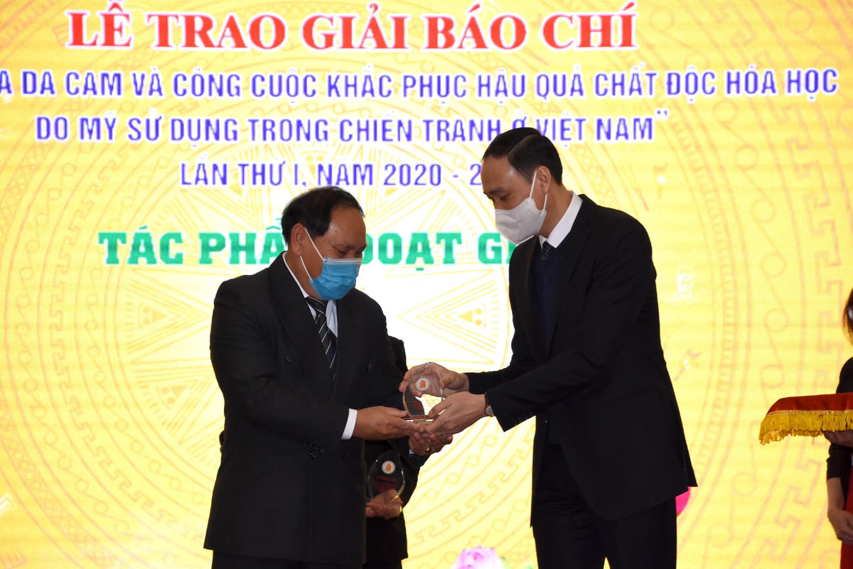 Khát vọng vươn lên từ ký ức da cam