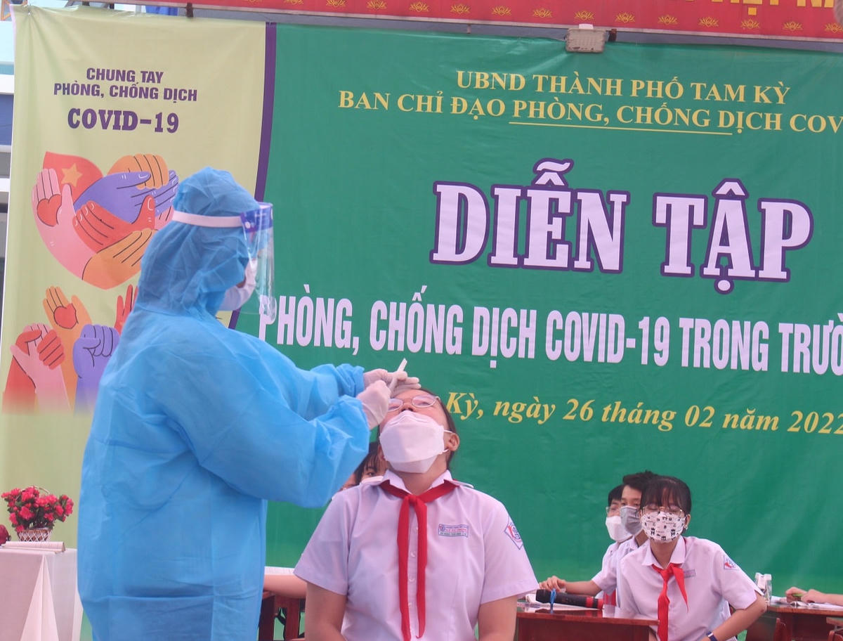 Tình huống xuất hiện ca F0 trong lớp học.
