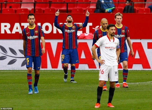 Barcelona tạm thời chiếm vị trí nhì bảng của Real Madrid.  