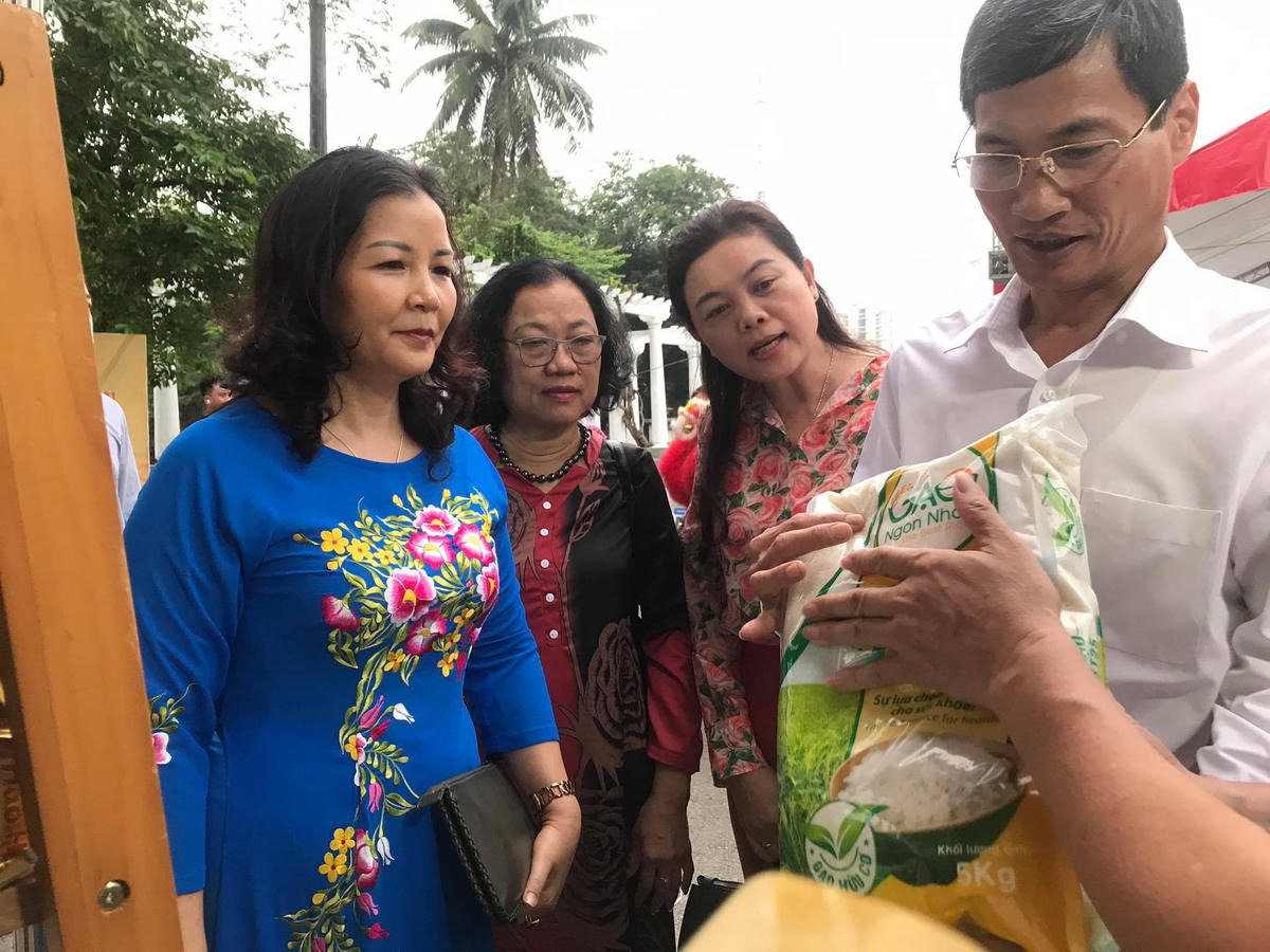 Sở Công thương Hà Nội tổ chức tuần hàng Việt kích để cầu tiêu dùng hàng Việt.