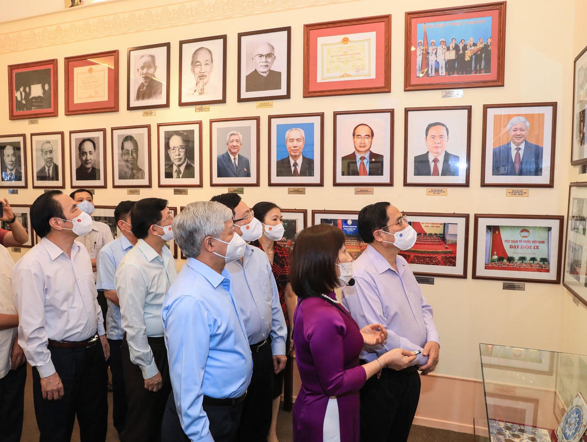 Thủ tướng Chính phủ Phạm Minh Chính thăm Bảo tàng MTTQ Việt Nam