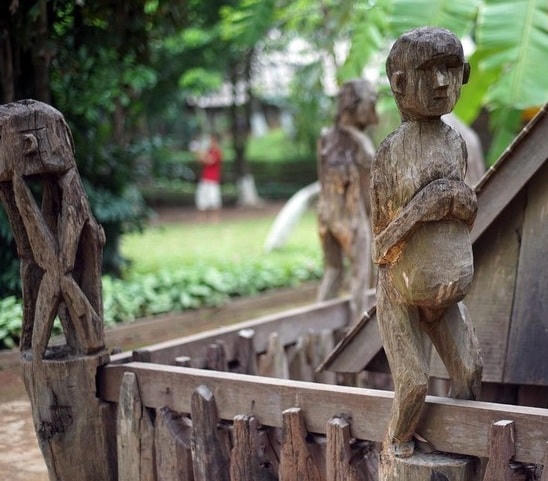 Tượng phụ nữ mang thai