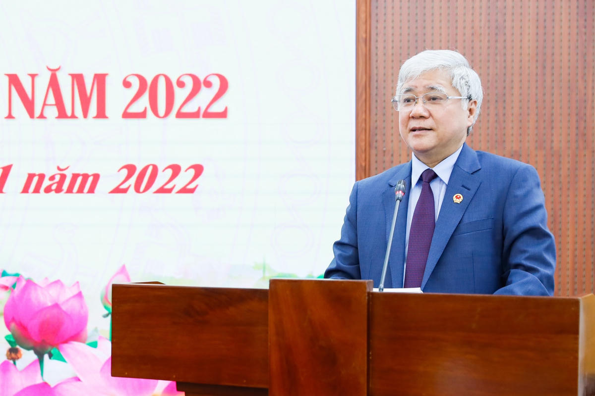 Chủ tịch Đỗ Văn Chiến phát biểu tại Hội nghị.