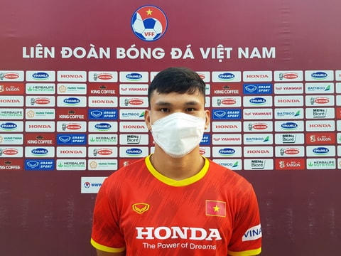 Xuân Mạnh chờ cơ hội thi đấu ở đội tuyển Việt Nam.Ảnh: VFF.