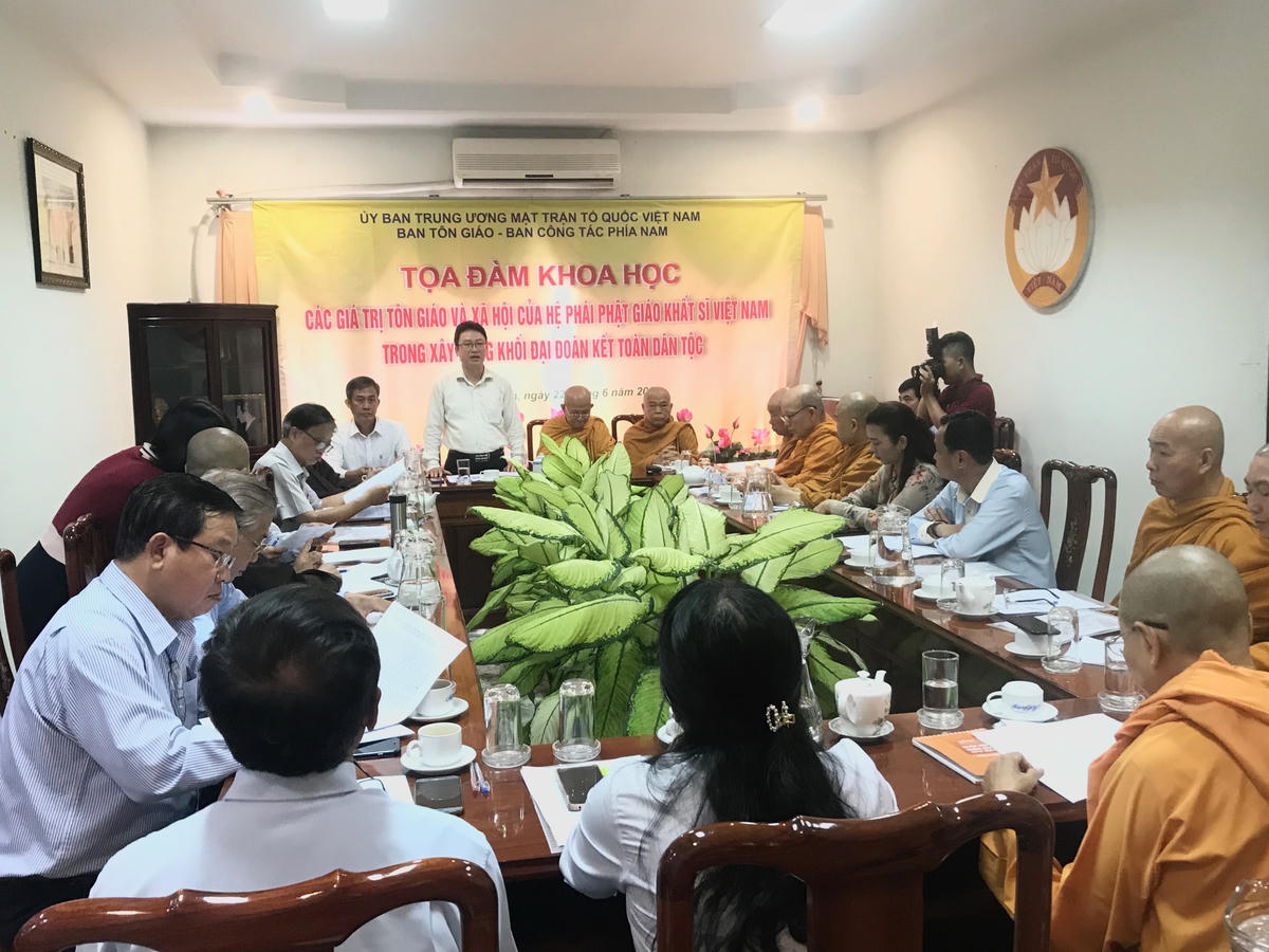 Quang cảnh buổi tọa đàm.