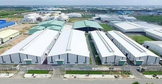 Trong khó khăn, bất động sản công nghiệp vẫn thu hút nhà đầu tư.