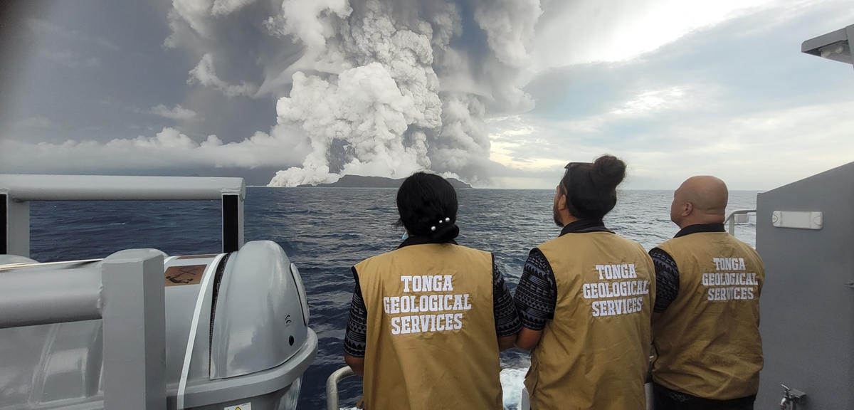 Vụ phun trào núi lửa Hunga Tonga-Hunga Ha'apai ở quốc đảo Tonga ngày 15/1. Ảnh: NYPost.