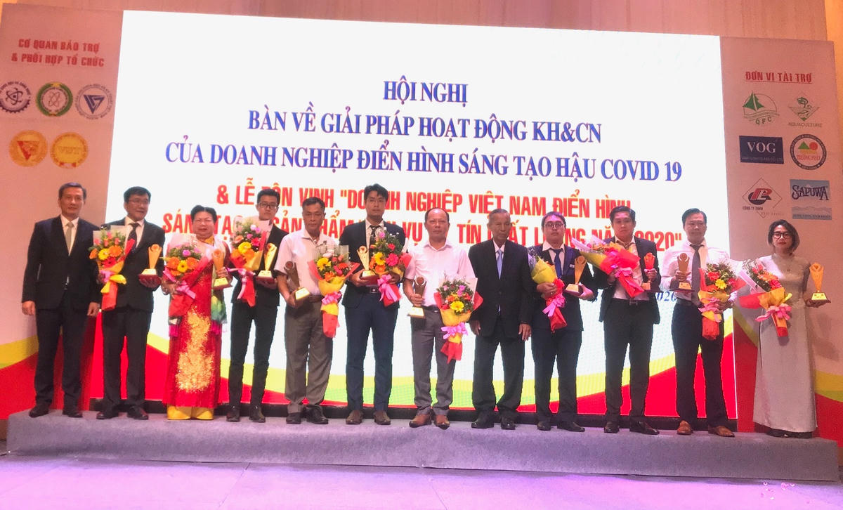 10 doanh nghiệp nhận Cup vàng Top ten điển hình xuất sắc nhất năm 2020.