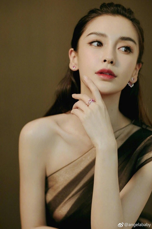 Nữ diễn viên xinh đẹp lên tiếng phản hồi trước thông tin cô từng là 