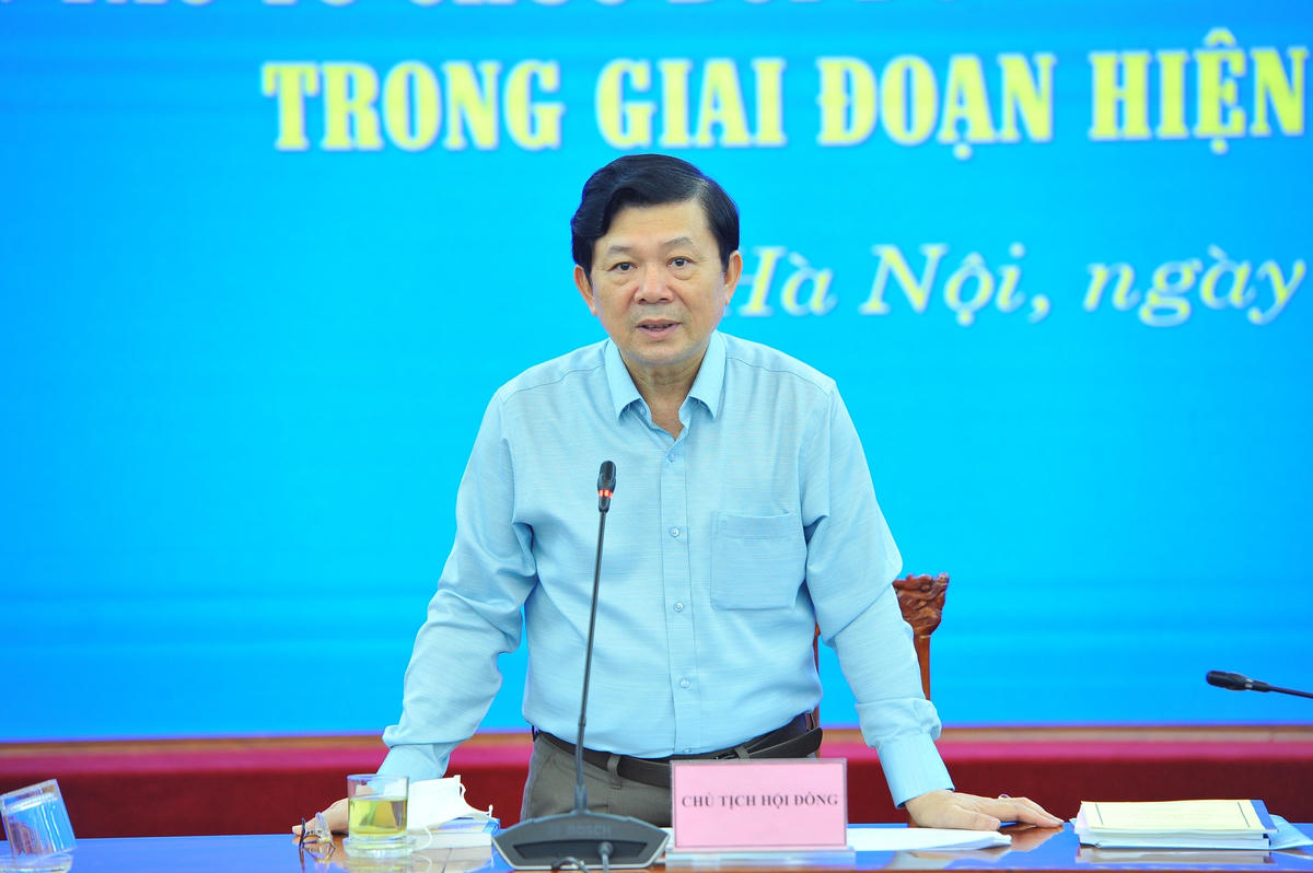 Phó Chủ tịch Nguyễn Hữu Dũng phát biểu tại hội nghị.