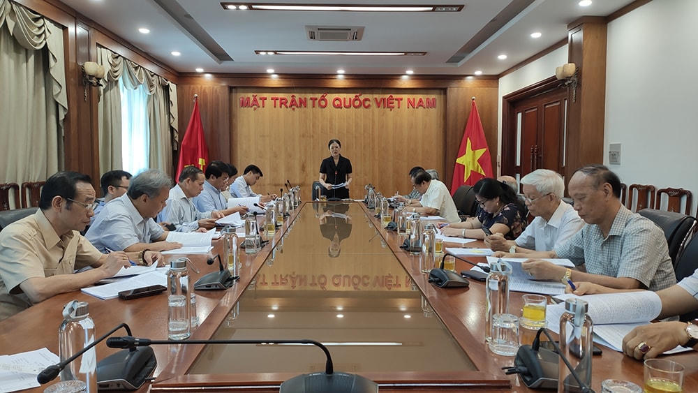 Bà Trương Thị Ngọc Ánh, Phó Chủ tịch UBTƯ MTTQ Việt Nam chủ trì cuộc họp. Ảnh: Trung Quân.